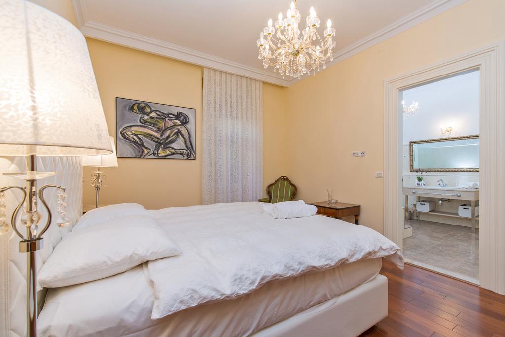 Luxury Seafront Apartment Banje Dubrovnik Exterior photo